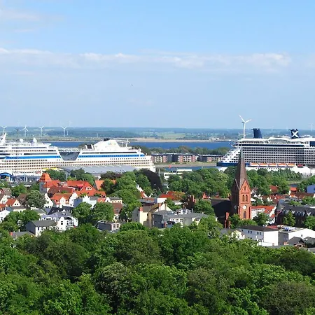 Warnemuende Am Kurpark Apartment